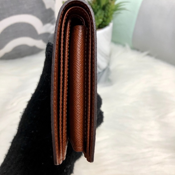 🔥SOLD 🔥Men’s Bifold’s Wallet - Picture 8 of 15